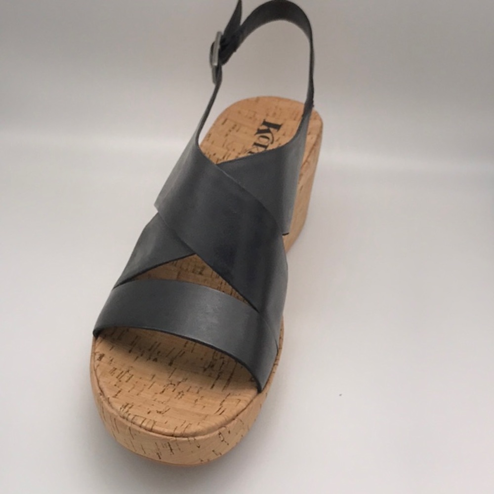 NWT  KORKS ADELA BLACK PLATFORM SANDAL  SIZE 11M